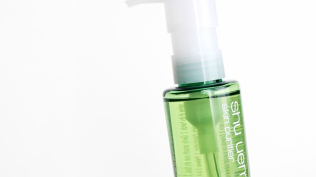 The Ultimate Guide to Shu Uemura Cleansing Oil: Achieve Flawless Skin in a Single Step!