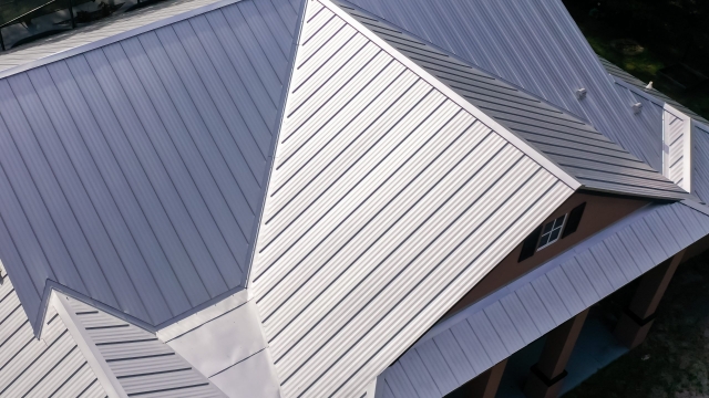 Asphalt or Metal: Choosing the Perfect Roofing Material for Your Home