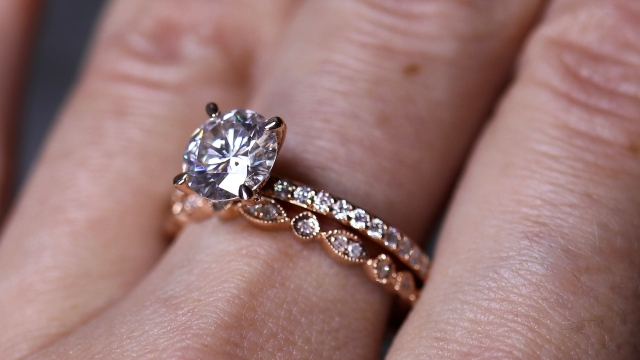 Sparkle Without Breaking the Bank: The Allure of Moissanite Engagement Rings